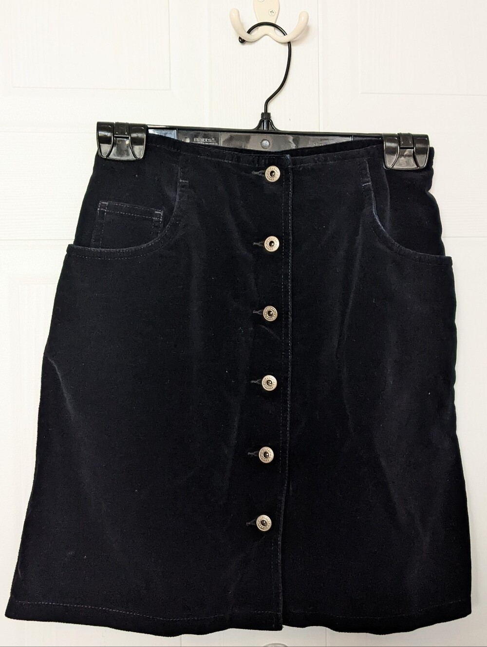 Vintage Liz Wear Black Velvet Mini Skirt with Buttons & Pockets Petite Size 2